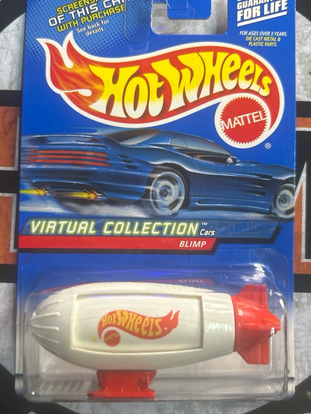 Hot wheels Mattel 1999 Blimp Toy - White & Red